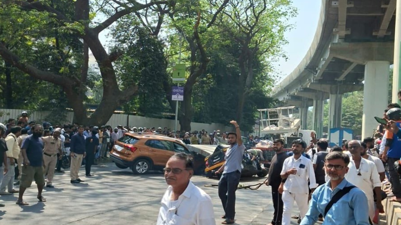 Mulund Metro Piller