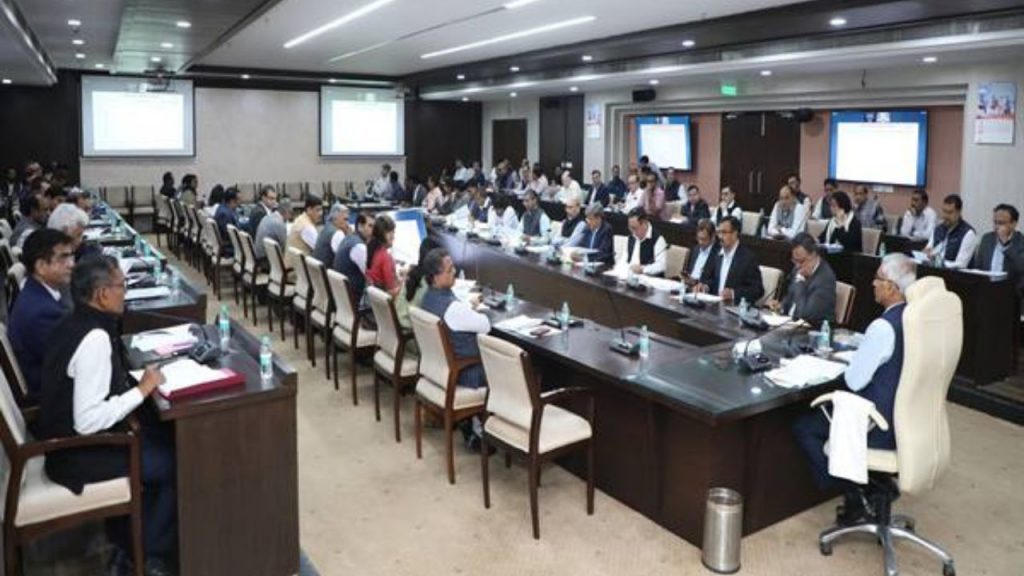 Chief Secretary Anurag Jain held a meeting with the department heads.