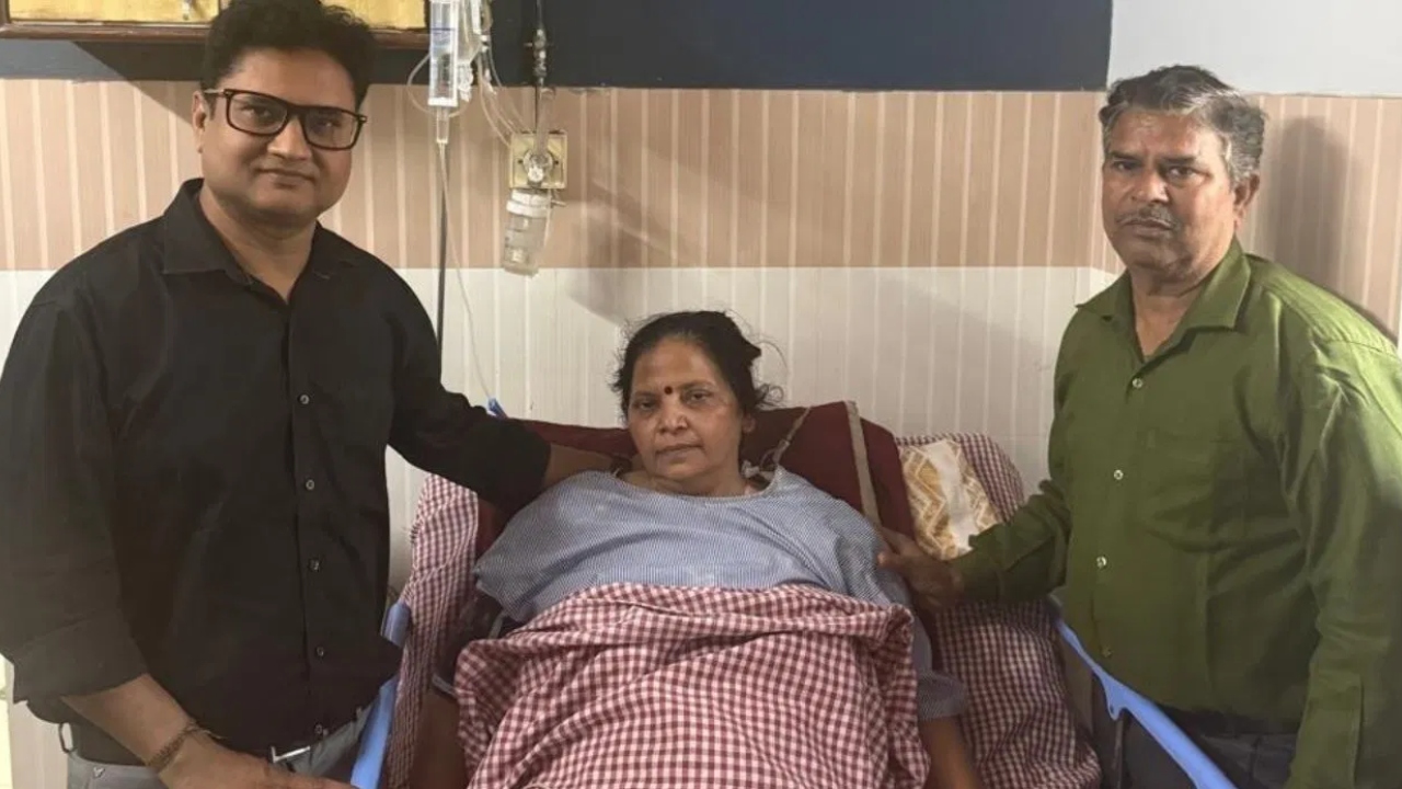 Bareilly Doctors declared her dead she turns up alive in PiliBhit
