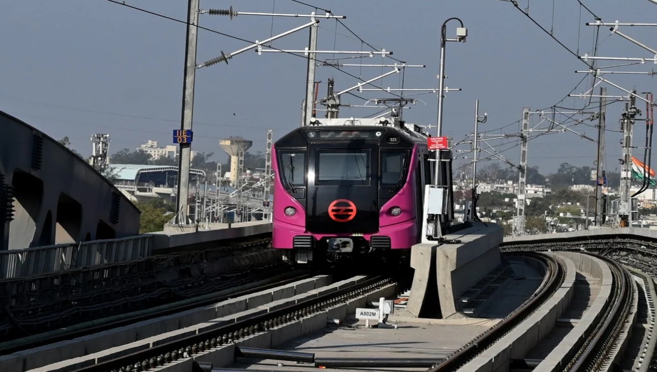 Delhi Metro cable Theft