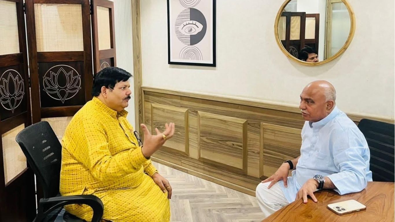 Hemant Khandelwal met with MLA Ambrish Sharma.