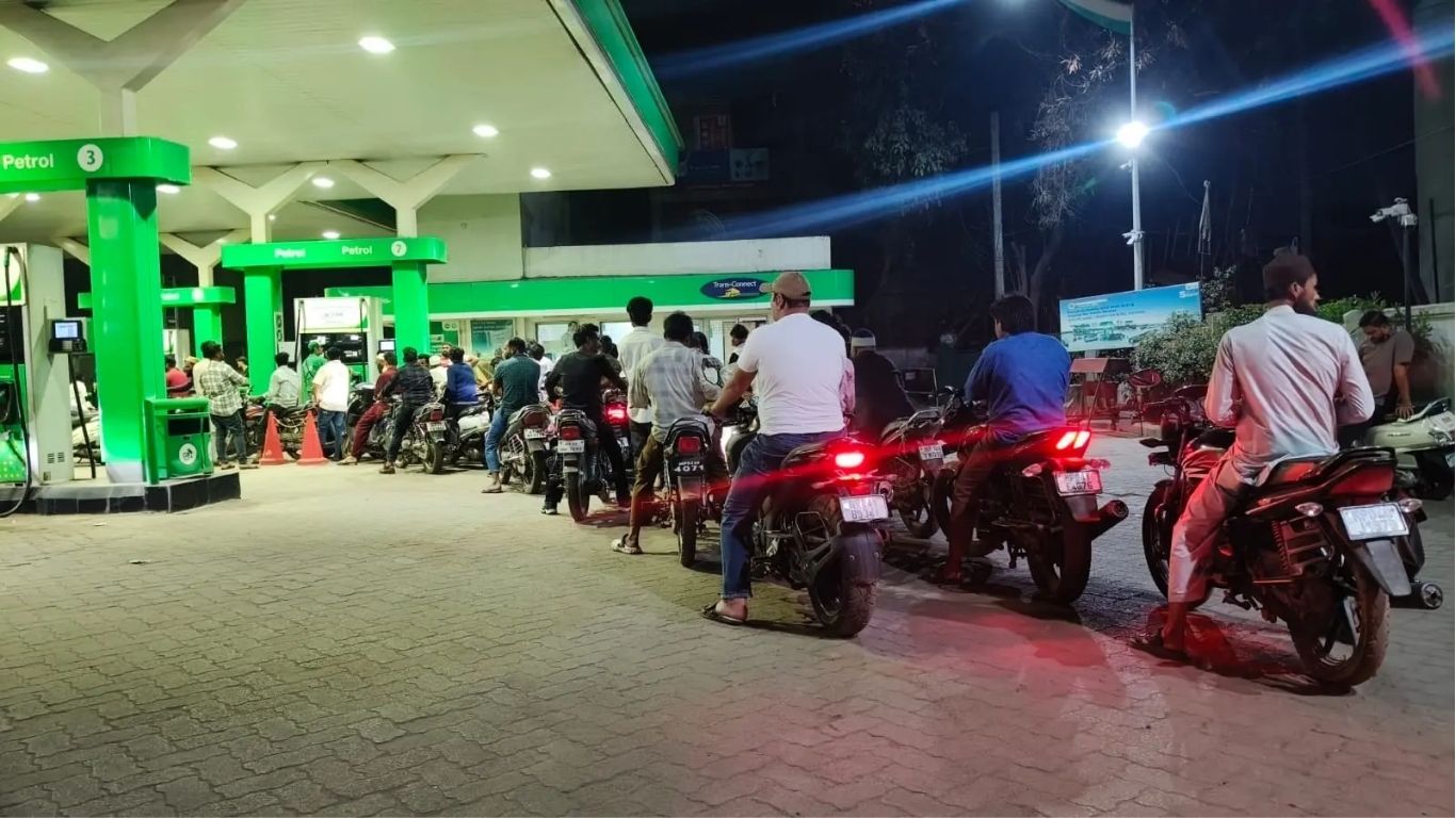 Rumors of Petrol and Diesel Crisis Spread in MP