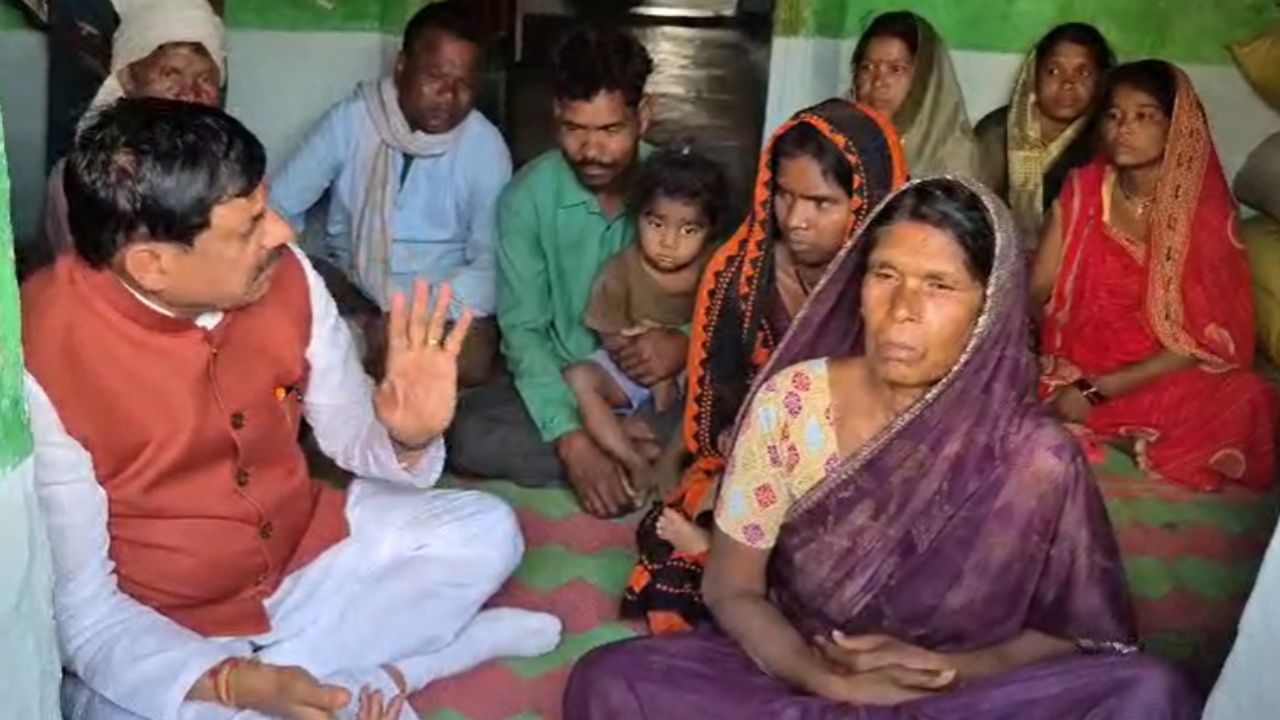 Chief Minister Dr. Mohan Yadav reached to meet the victim's family in the Chhindwara road accident.