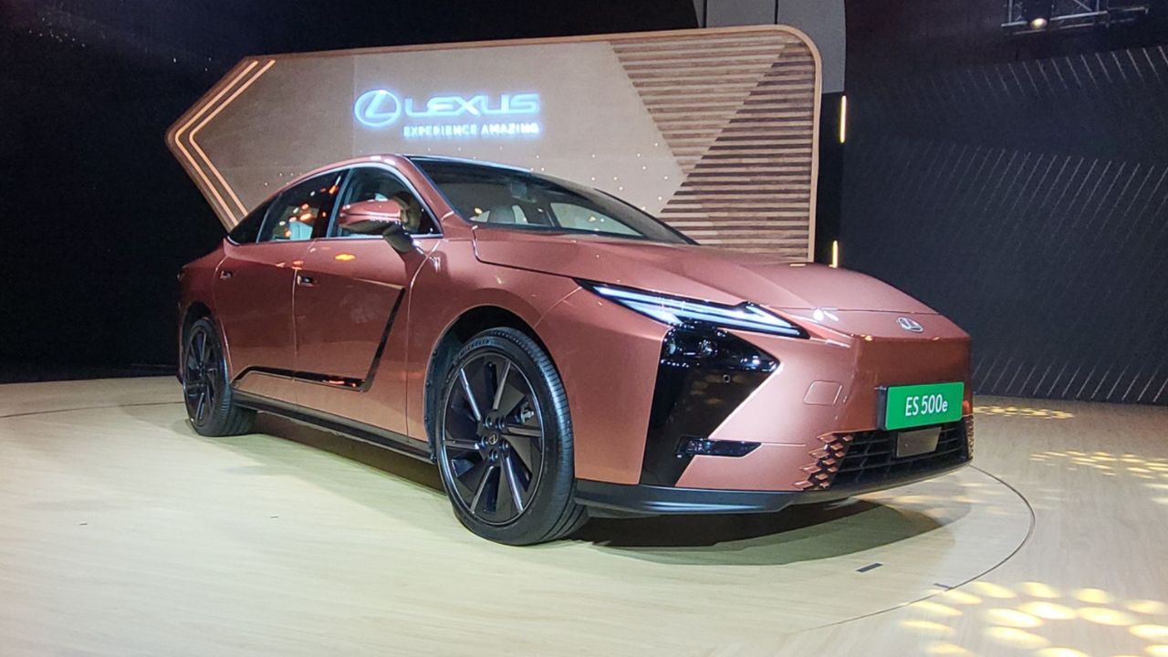 lexus es 500e car