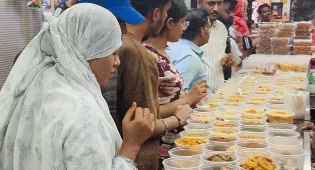 Indore Namkeen