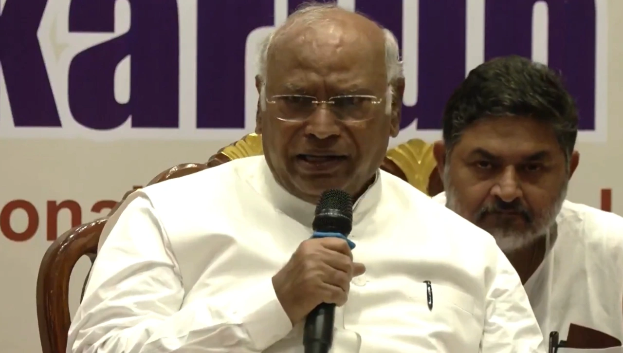 Mallikarjun Kharge On PM Modi