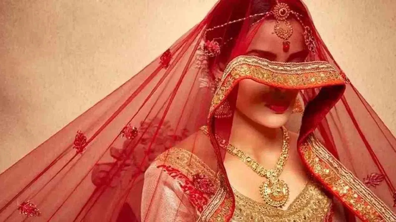 Two Grooms Arrive With Barats in Amroha