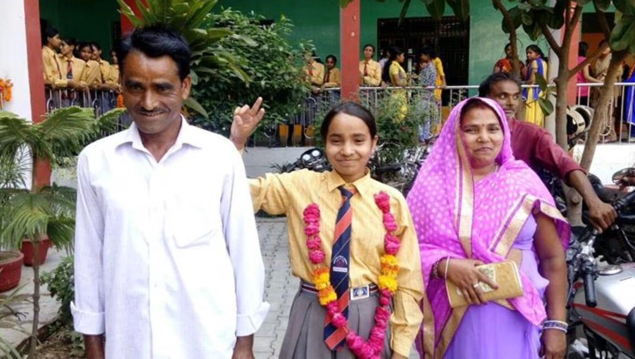 UP Board 10th Topper saumya Patel