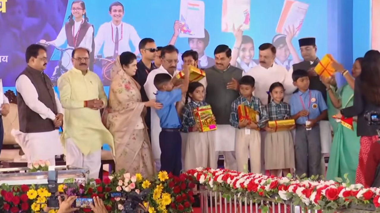 CM Mohan Yadav inaugurated the admission festival in government schools in MP from today.