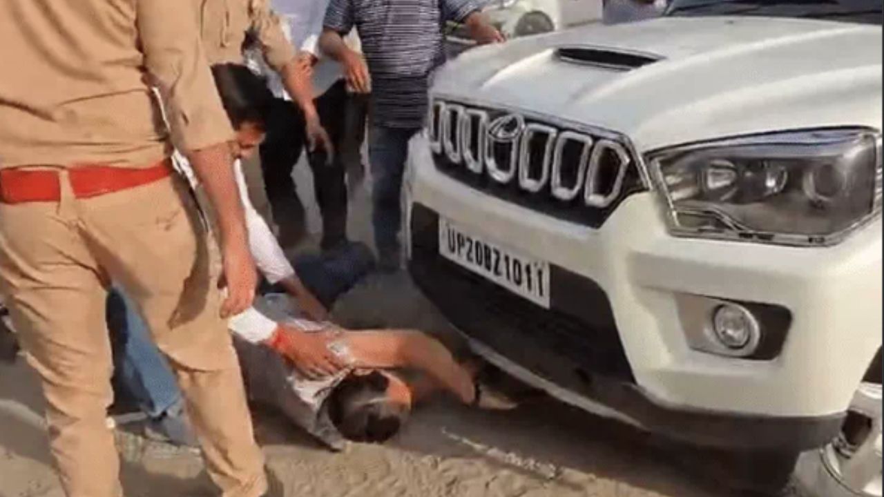 In UP, a businessman attempted suicide in front of a former BJP MP's car.