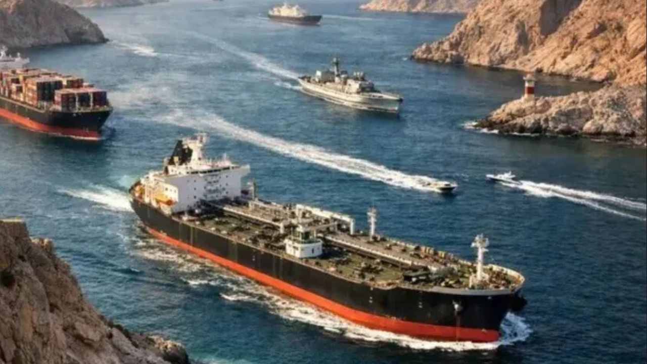 Ship passing through the Strait of Hormuz (File Photo)