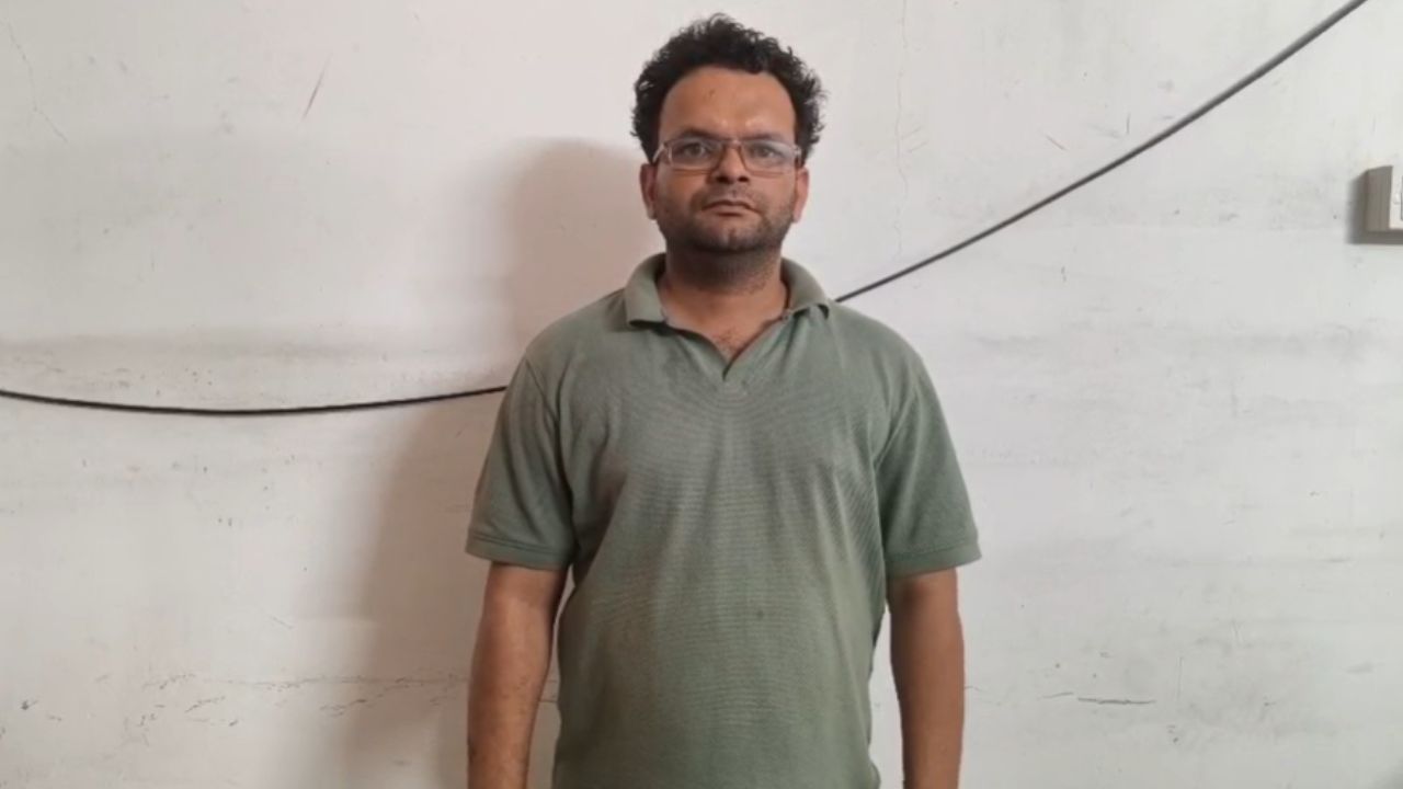 The police have arrested the accused who defrauded a High Court lawyer of Rs 3 crore online.
