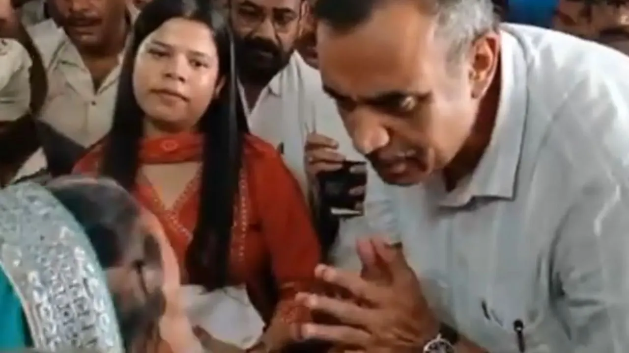 Sidhi Collector is being praised everywhere