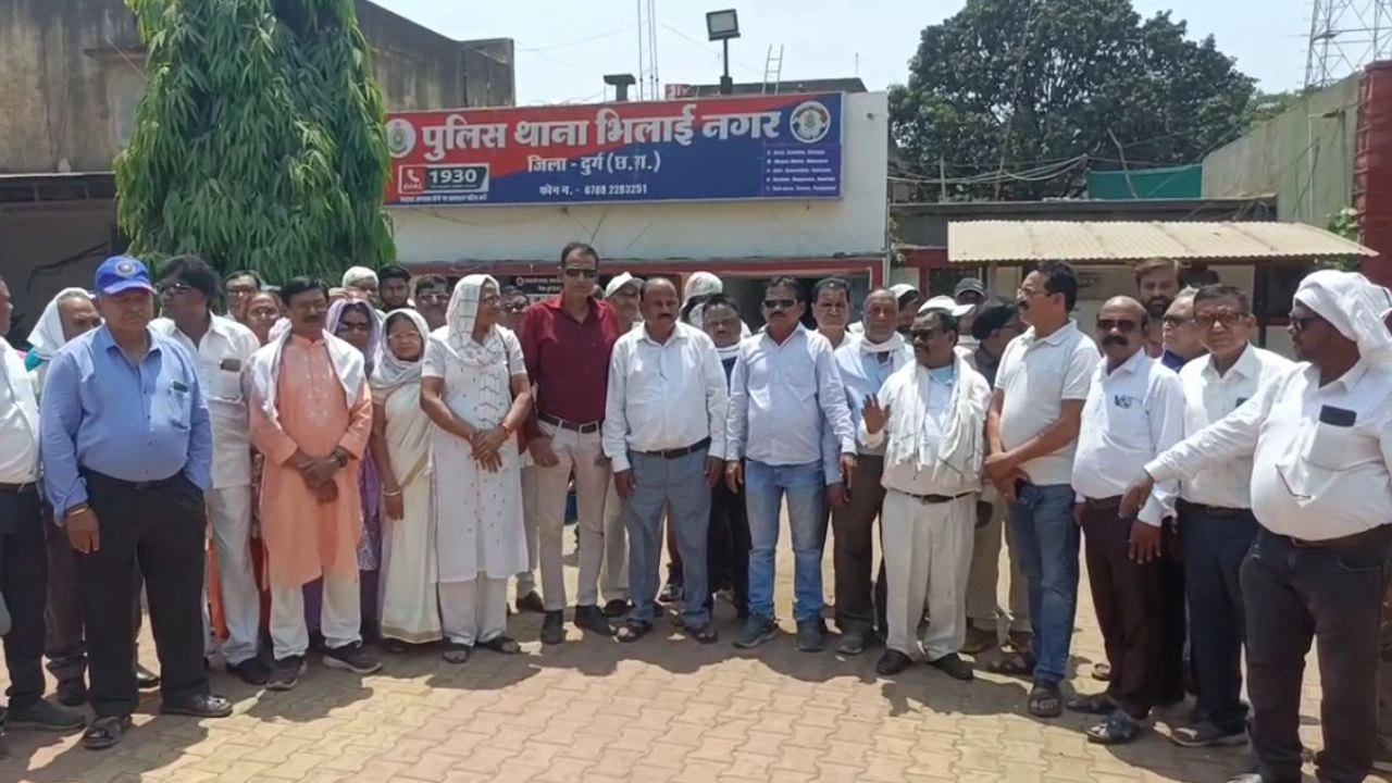 After the indecent remarks against Ba Saheb, angry people surrounded the police station.