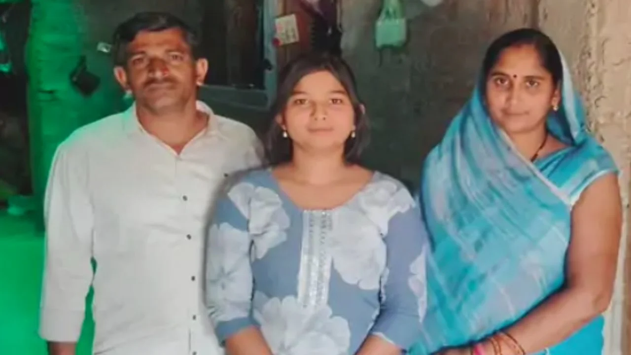 10th Grade Topper Sandhya Nayak