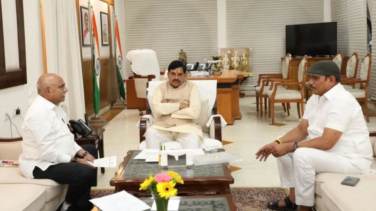 After the notice, MLA Pritam Lodhi reached to respond to the Chief Minister and the party state president.