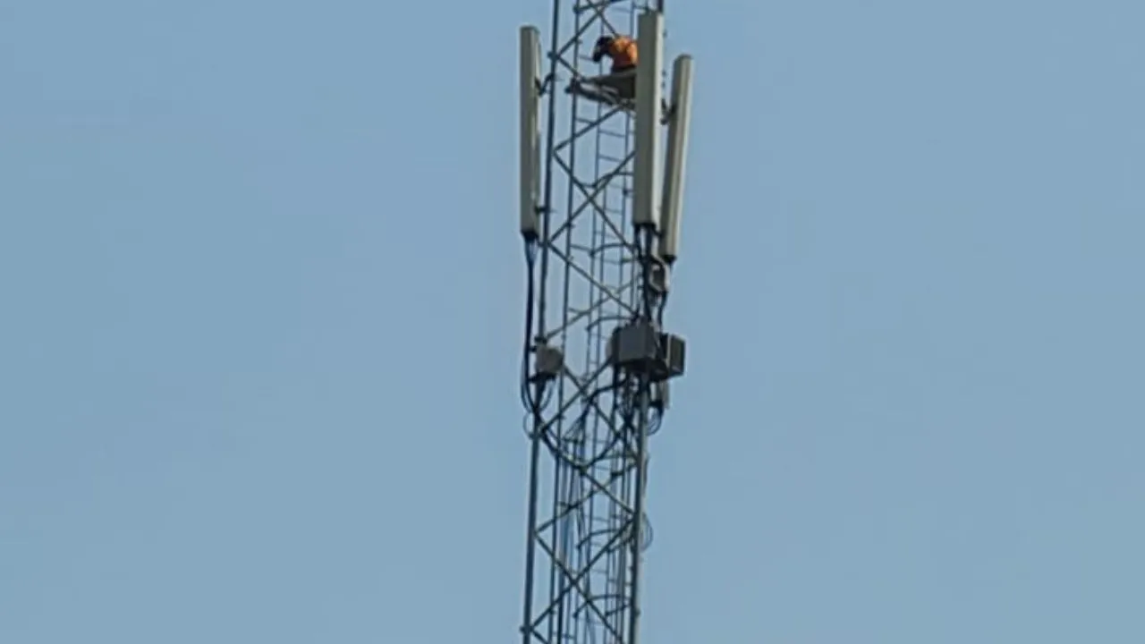 High voltage drama by a minor girl climbing a mobile tower in village Katghara near Barwah.