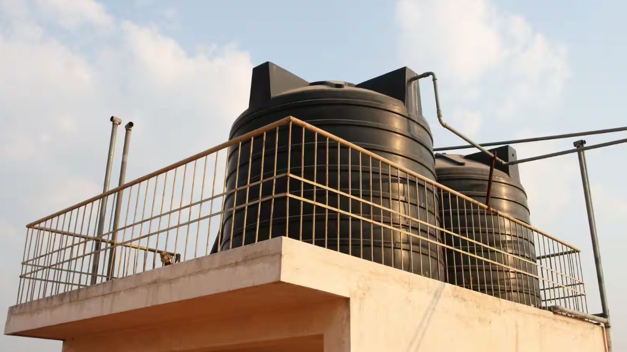 Water tank insulation for summer