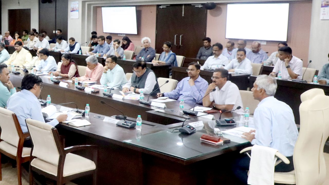 Bhopal Chief Secretary Anurag Jain held a meeting with officials