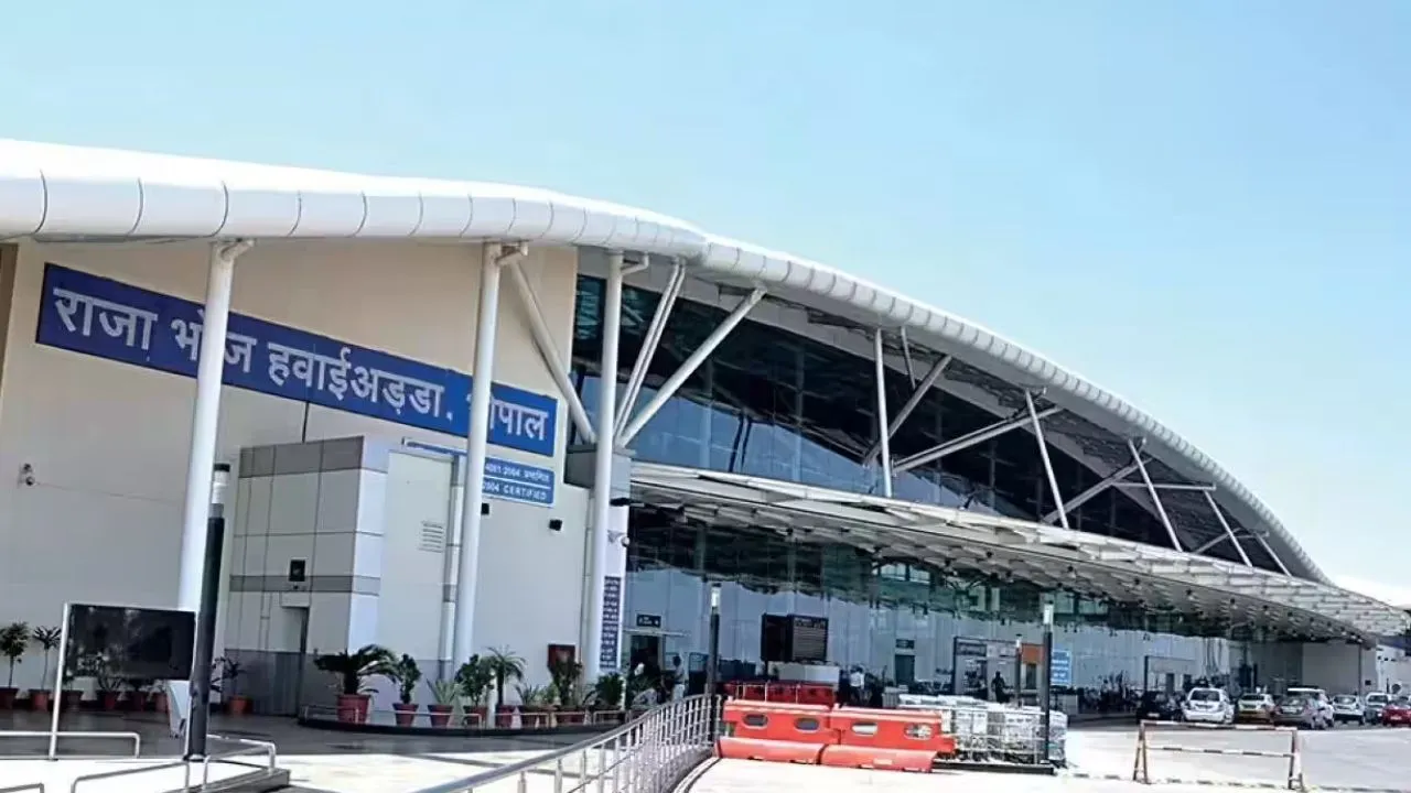 mp air ticket price 25 percent increased he delhi and mumbai flight fare