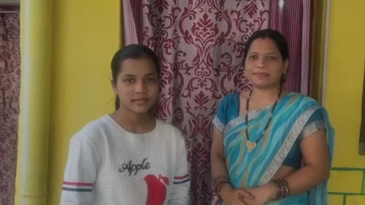 Riya Sahu tops in 12th exam