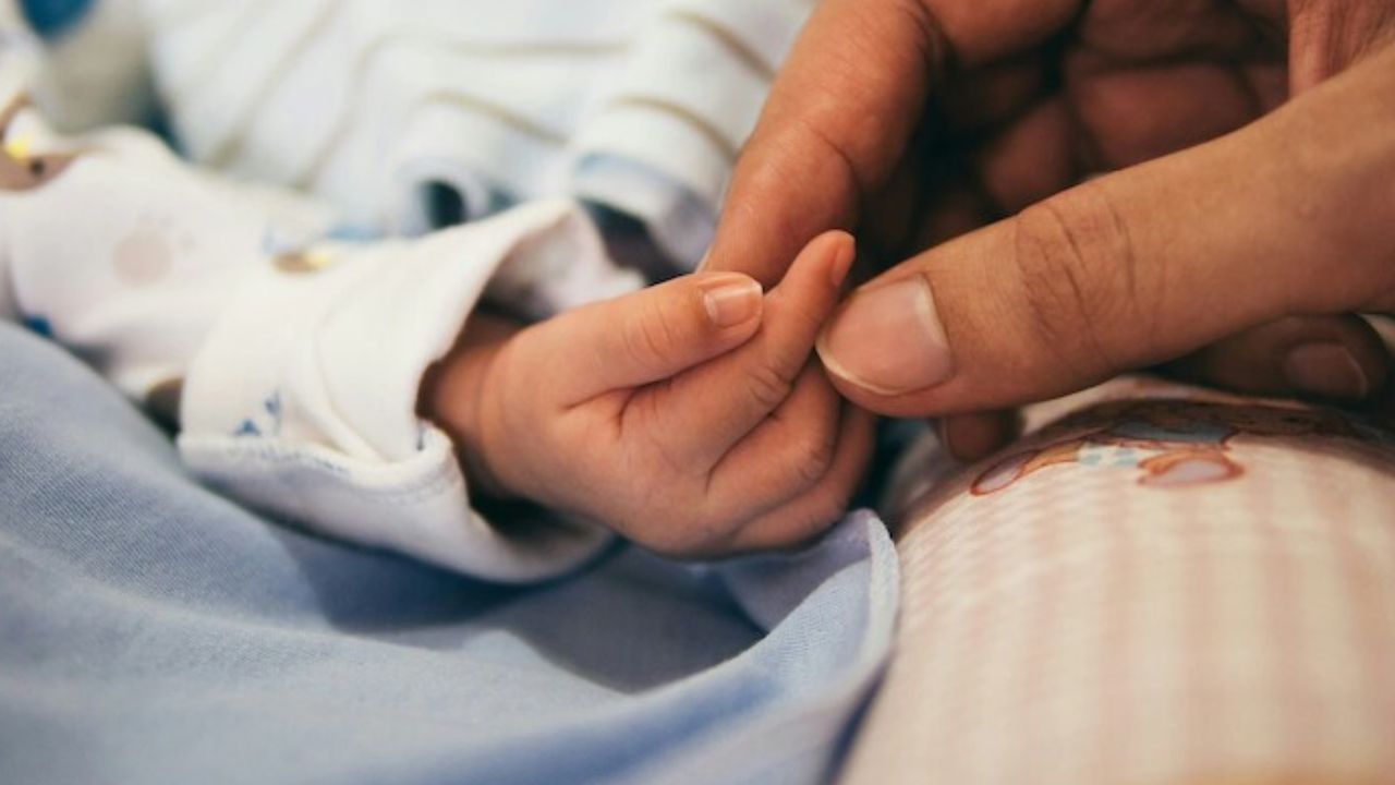 Bhopal to dindori bus woman gives birth to child tendukheda Community Health Center