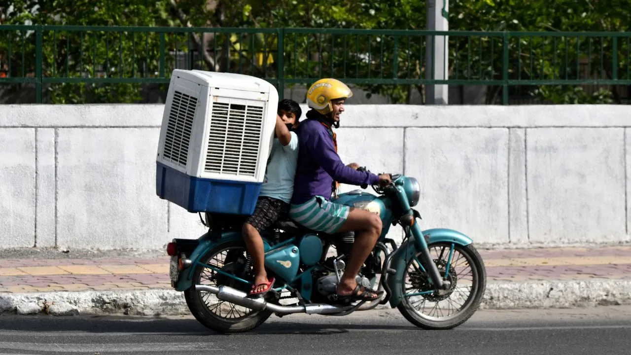 Chhattisgarh weather 25 April 13 cities heat wave alert including Raipur and durg imd