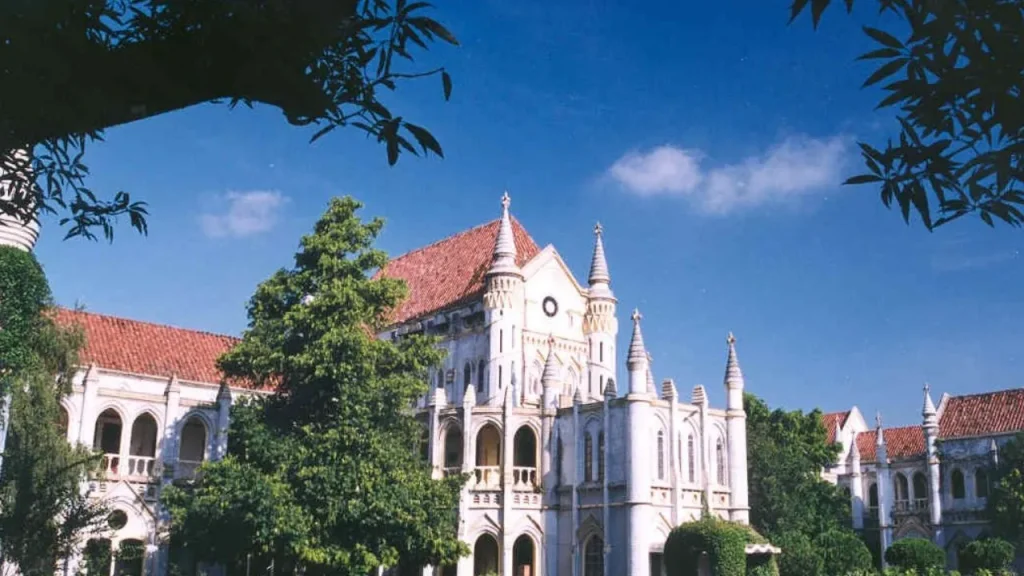 mp nursing college exam high court mandatory 30 thousand students