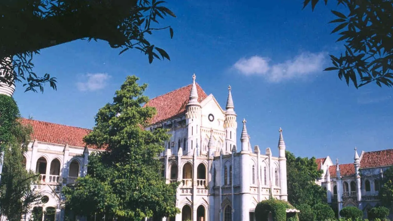 mp nursing college exam high court mandatory 30 thousand students