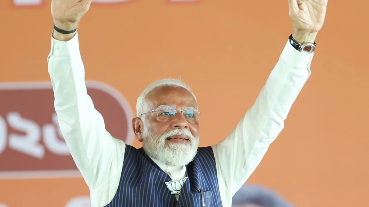 प्रधानमंत्री नरेंद्र मोदी