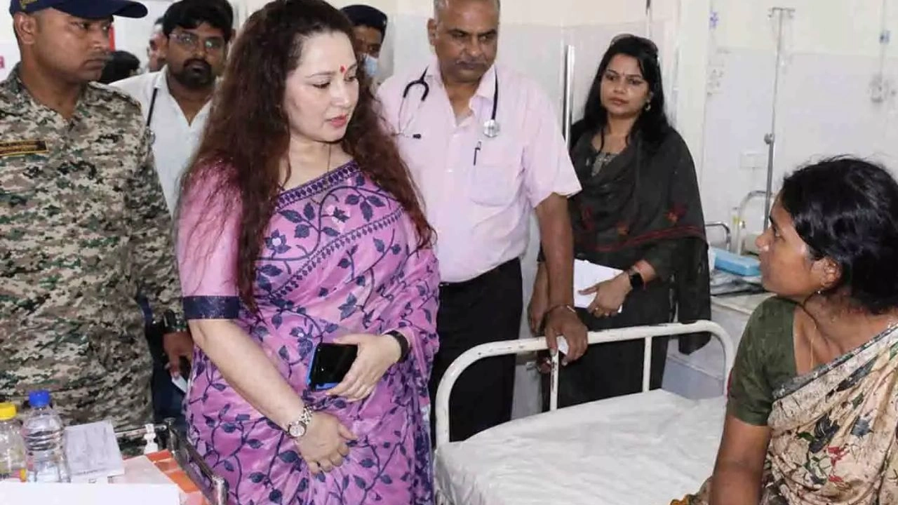 Maihar Collector Vidisha Mukherjee conducted a surprise inspection of the Civil Hospital.