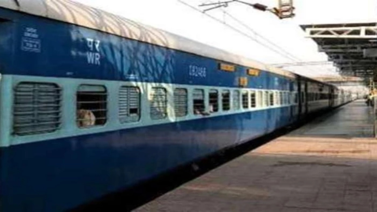 Jabalpur-Mandla passenger train