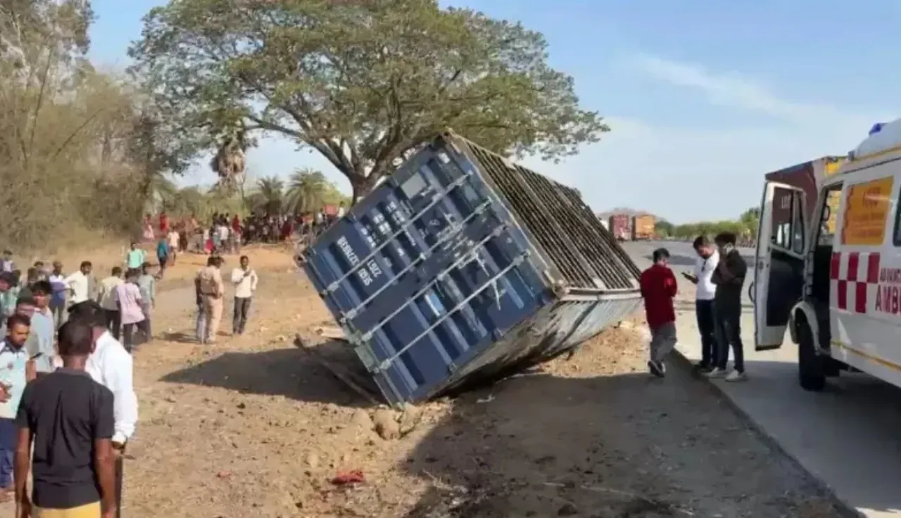 Palghar Road Accident