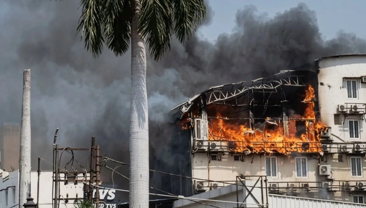 Prayagraj Vitthal Hotel Fire