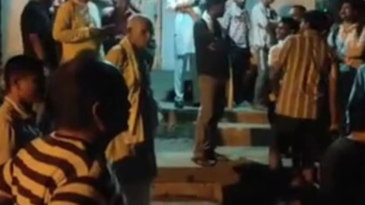 After the power supply was stopped, angry people created a ruckus outside the power station.