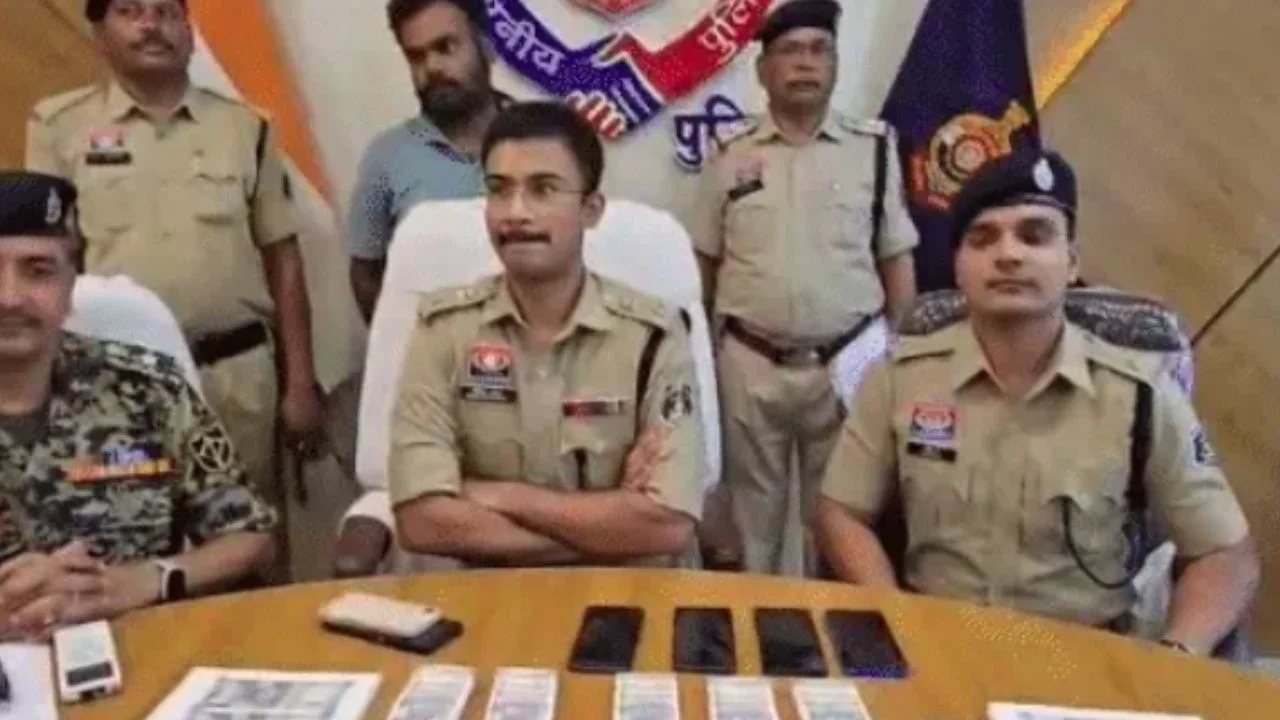 Youth Arrested with Counterfeit Notes