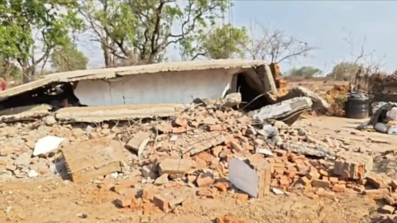 The houses of tribals were demolished for the construction of the Collectorate in Mauganj.