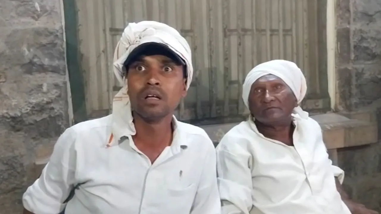 Father and son arrested in Khandwa for calling the collector a sellout.