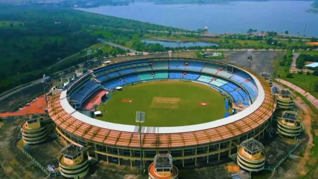 RCB vs KKR Raipur Traffic