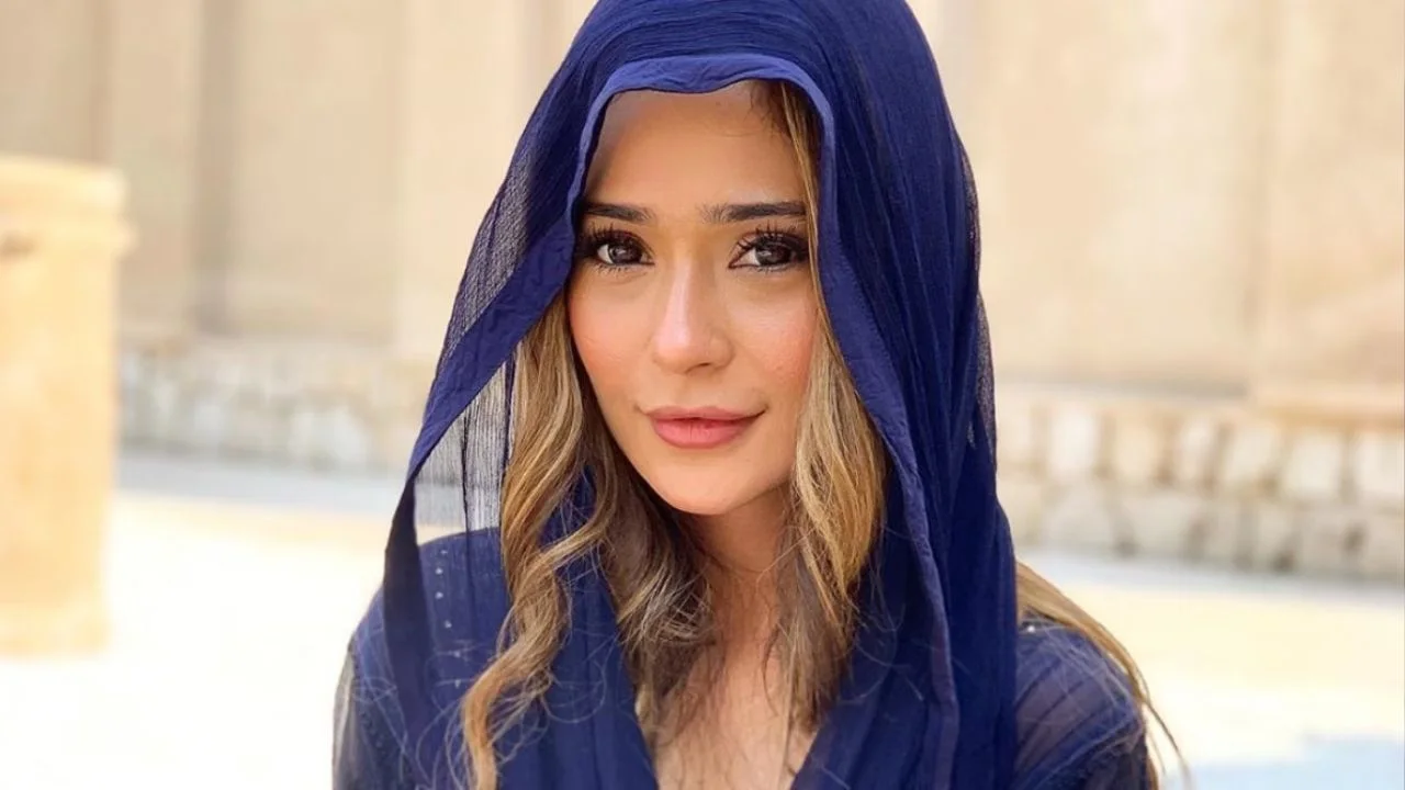 Sara Khan