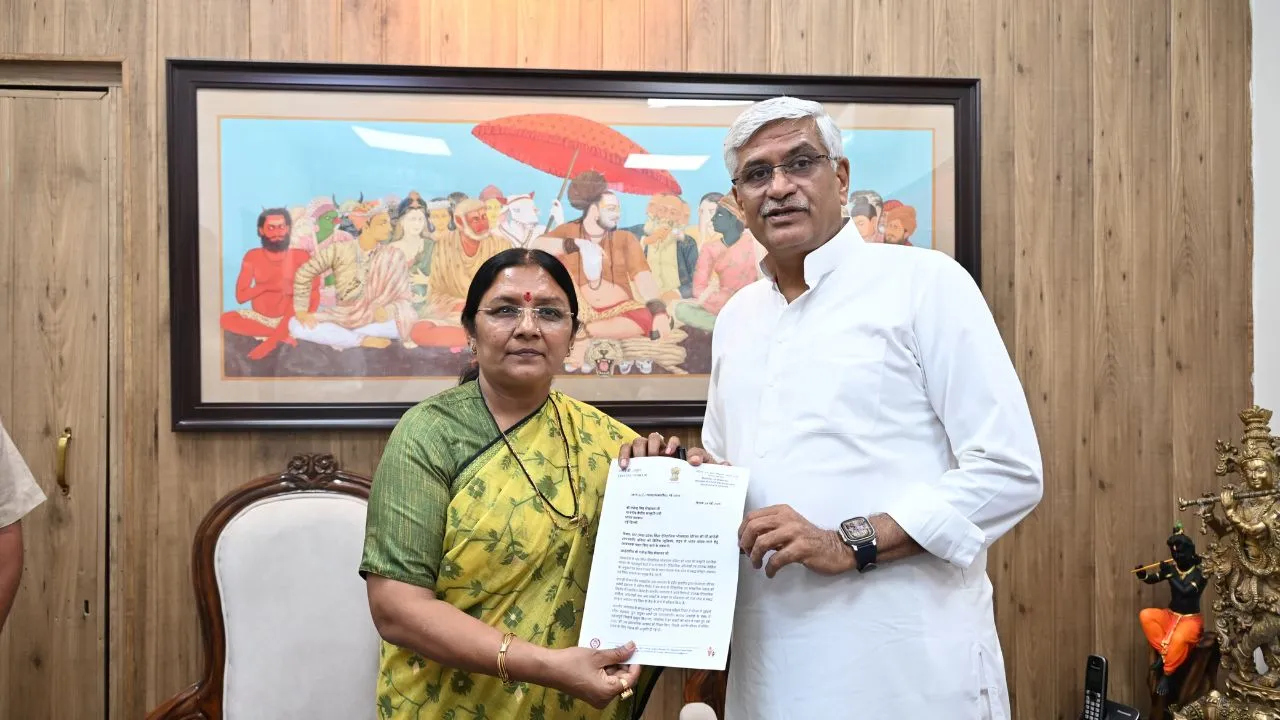 MP Savitri Thakur submitted a letter to Union Minister Gajendra Singh Shekhawat to bring back the statue of Maa Vagdevi from London.