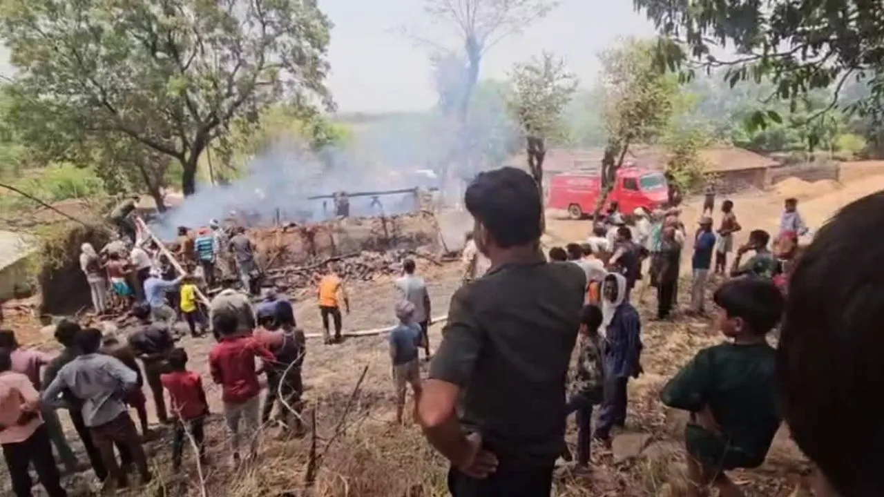 Three children died in a fire that broke out in a mud house in Sidhi.