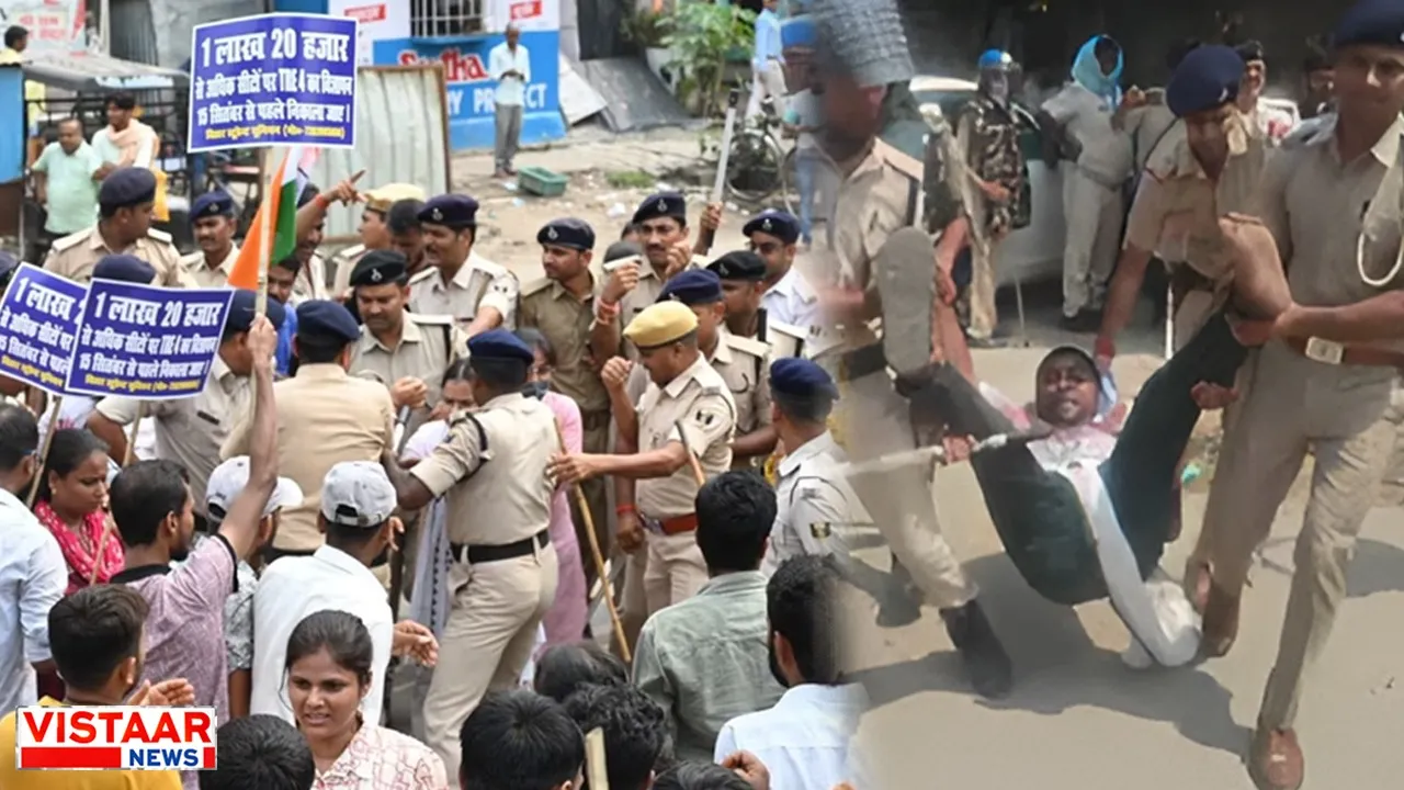 In Patna, the police brutally lathi-charged the teacher candidates.