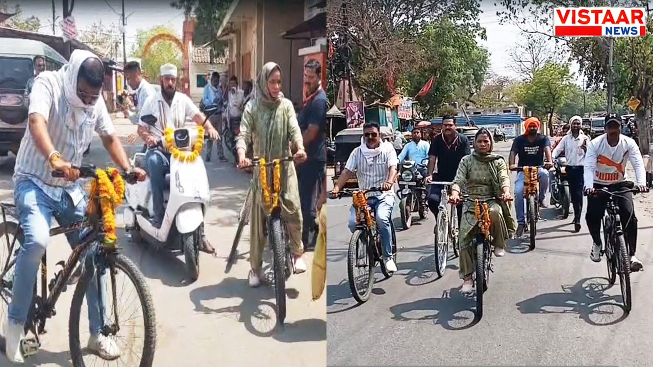 Khandwa BJP MLA Kanchan Tanve came out on a bicycle.