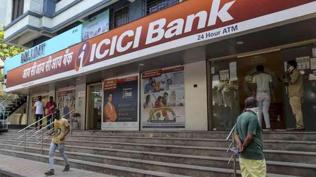 Bilaspur icici bank fraud deput branch manager flees with 1.38 crore gold