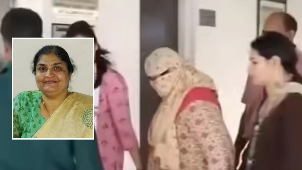 सीबीआई ने मनीषा को कोर्ट में किया पेश