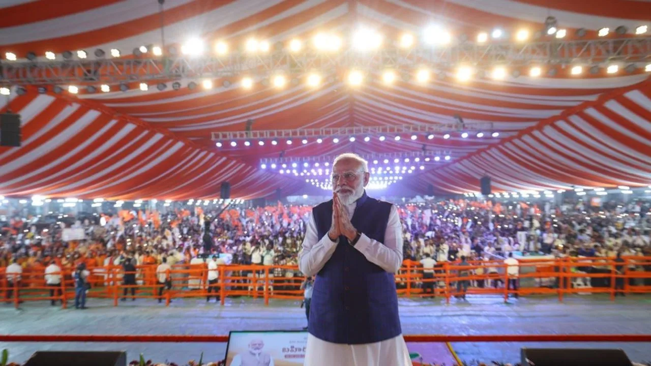 प्रधानमंत्री नरेंद्र मोदी