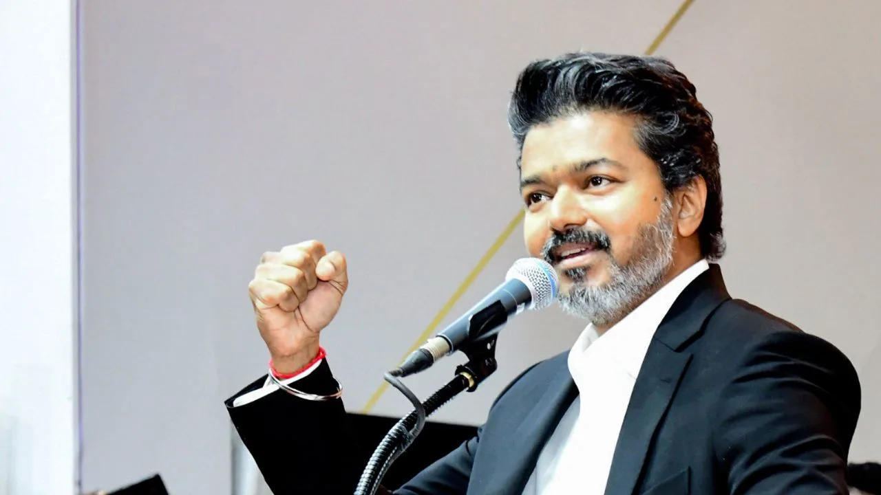 मुख्‍यमंत्री व‍िजय