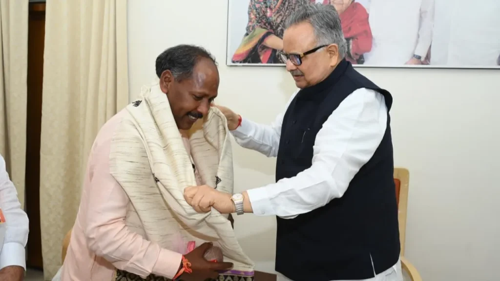 Pawan Sai met Assembly Speaker Raman Singh