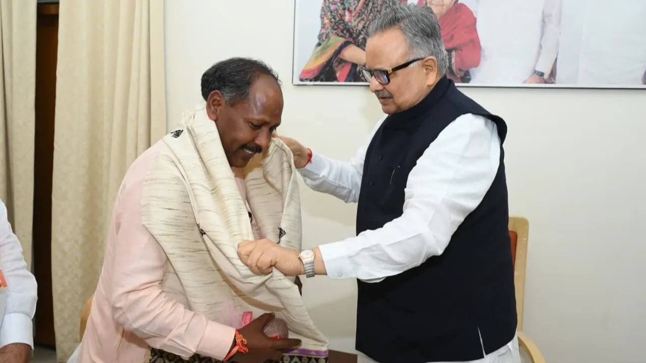 Pawan Sai met Assembly Speaker Raman Singh
